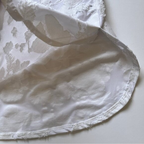 NWT Cupio White Blouse  Sheer Burnout Floral Short Sleeve Vented Round Hem Sz M - Picture 10 of 14